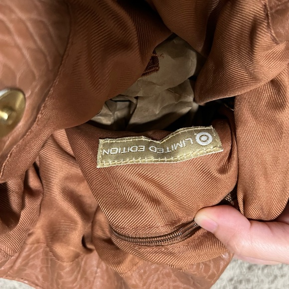 Target hobo large purse satchel - Picture 3 of 3